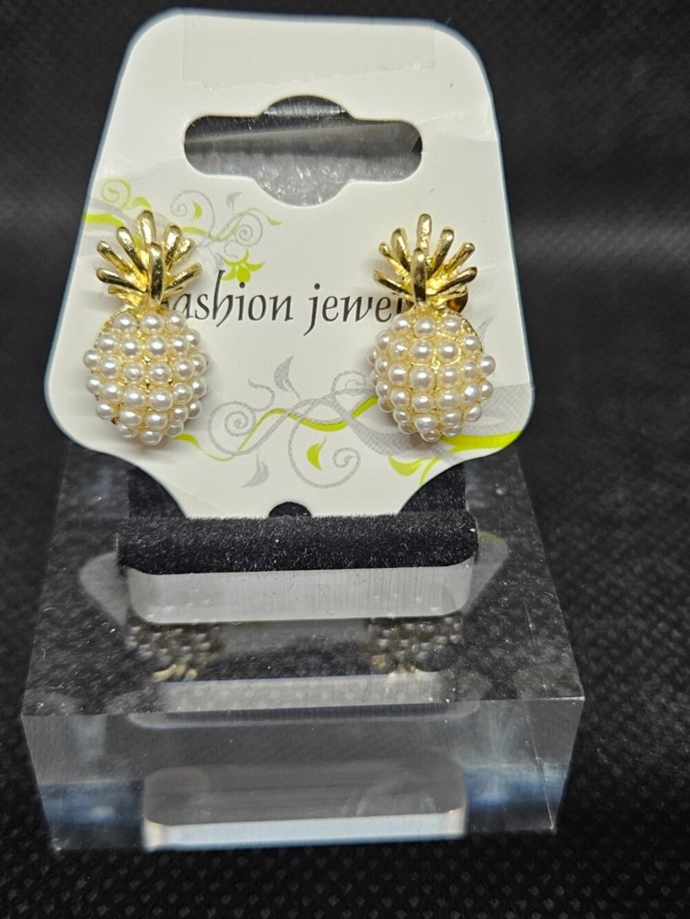 Cute Pearl Pineapple Stud Earrings